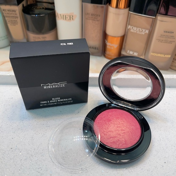 MAC Mineralize ~ ‘PETAL POWER’ Blush ~ Full Size ~ NIB - Picture 1 of 16